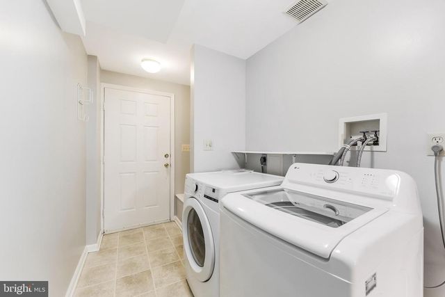 1005 N LEBANON ST N, Arlington, VA 22205