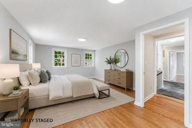 1005 N LEBANON ST N, Arlington, VA 22205