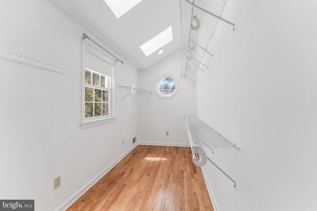 1005 N LEBANON ST N, Arlington, VA 22205