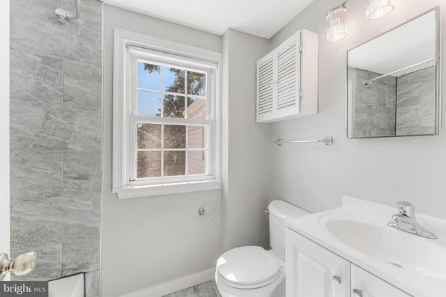 1005 N LEBANON ST N, Arlington, VA 22205
