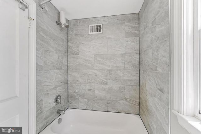 1005 N LEBANON ST N, Arlington, VA 22205