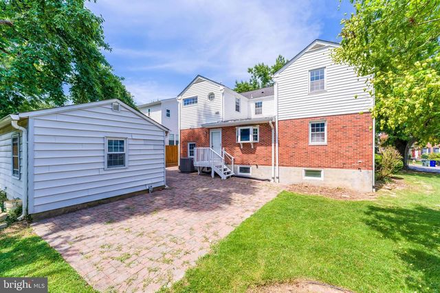 1005 N LEBANON ST N, Arlington, VA 22205