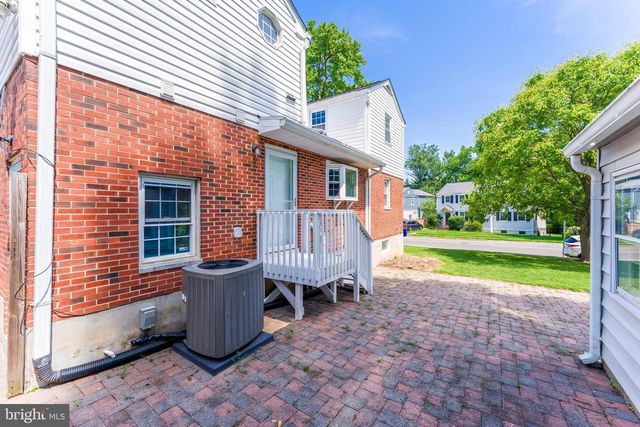 1005 N LEBANON ST N, Arlington, VA 22205