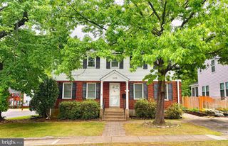 1005 N LEBANON ST N, Arlington, VA 22205