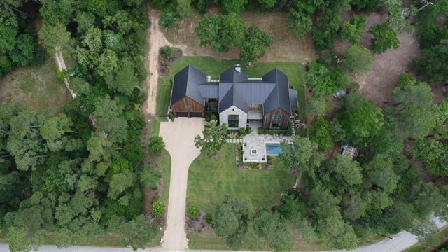 19110 Veterans Rd, Magnolia, TX 77355