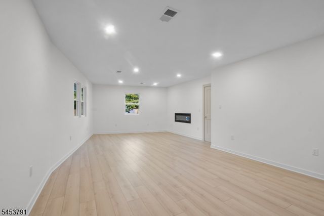 11 Mark Ter, West Milford Twp., NJ 07435