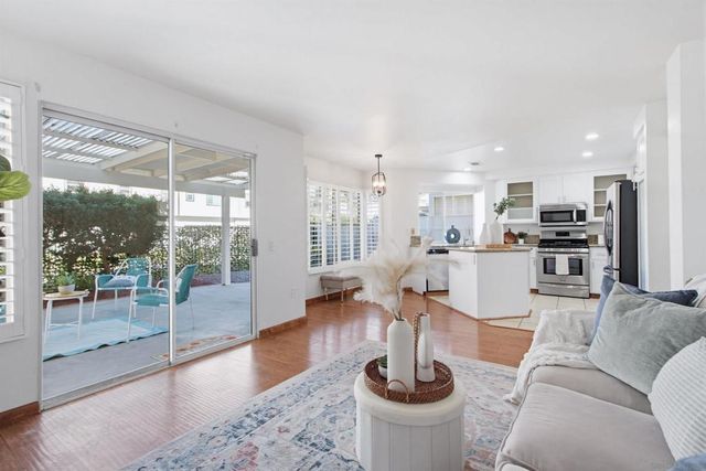 14128 Stoney Gate Place, San Diego, CA 92128