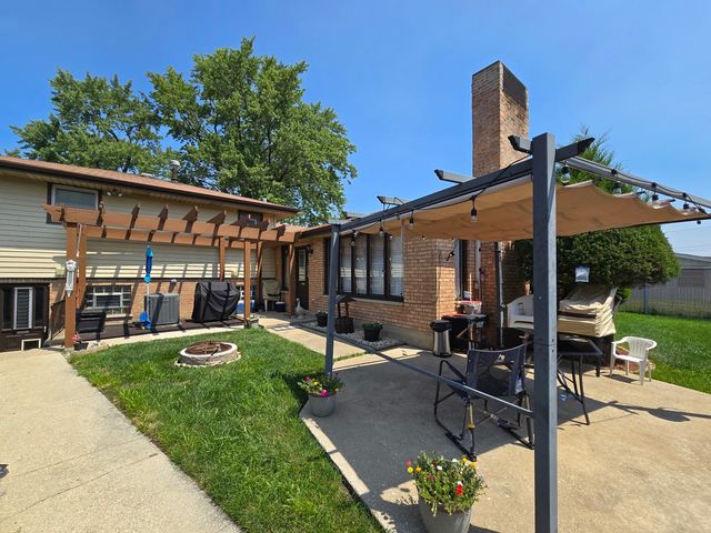 7121 W 82nd Street, Burbank, IL 60458