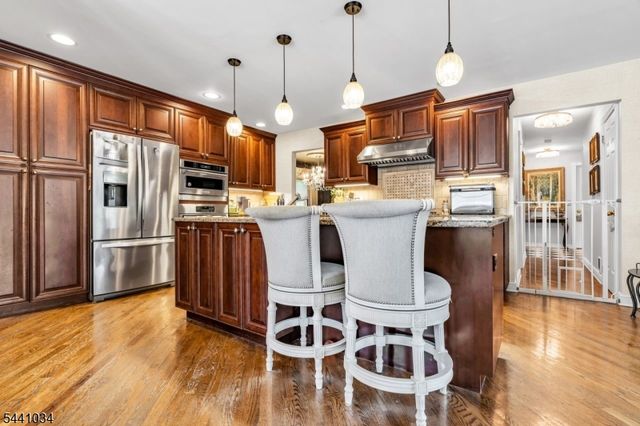 115 Sturbridge Cir, Wayne Twp., NJ 07470