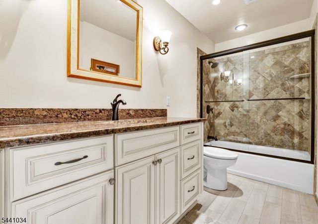 115 Sturbridge Cir, Wayne Twp., NJ 07470