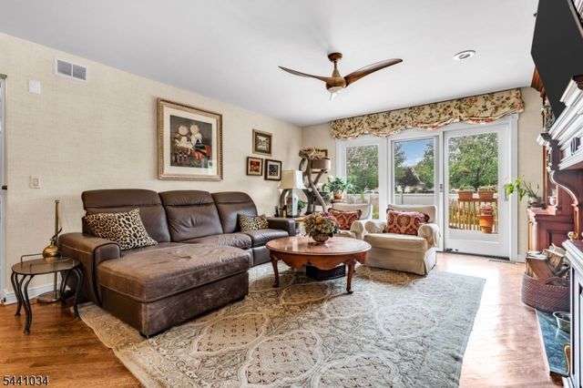 115 Sturbridge Cir, Wayne Twp., NJ 07470