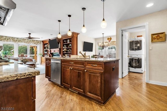 115 Sturbridge Cir, Wayne Twp., NJ 07470