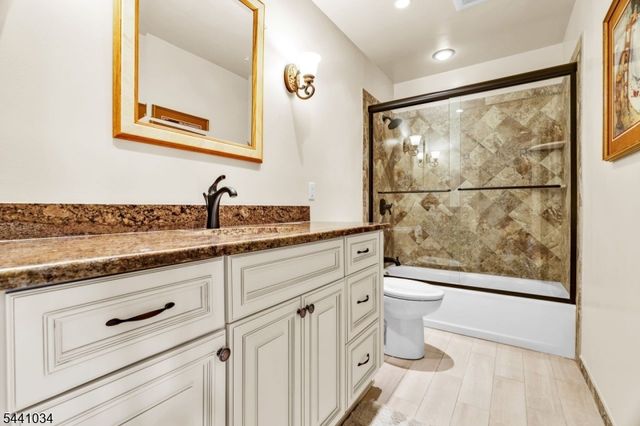 115 Sturbridge Cir, Wayne Twp., NJ 07470