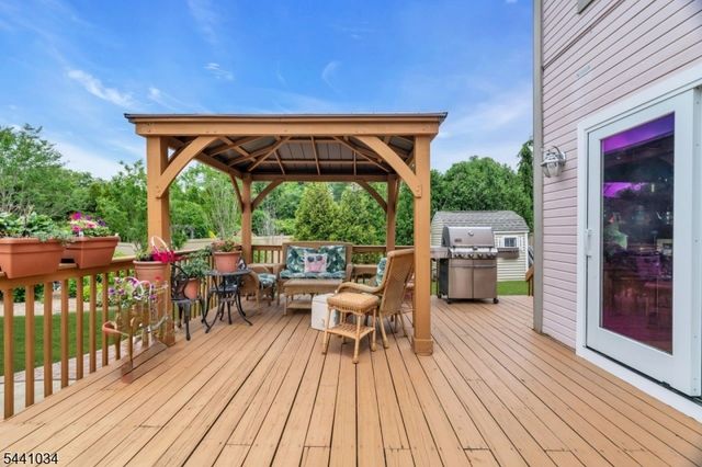 115 Sturbridge Cir, Wayne Twp., NJ 07470