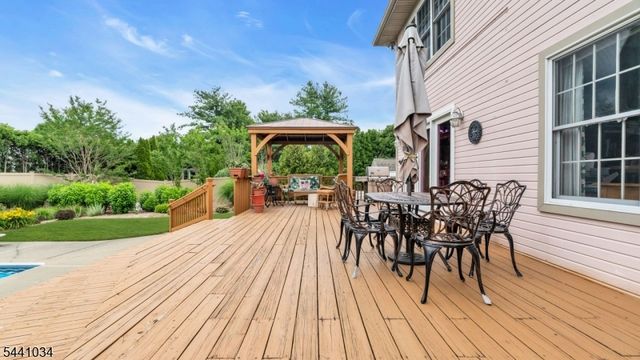 115 Sturbridge Cir, Wayne Twp., NJ 07470