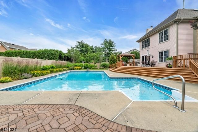 115 Sturbridge Cir, Wayne Twp., NJ 07470