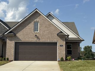 553 W Foxrun, Springfield, TN 37172