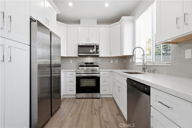 872 W Walnut Avenue A, Monrovia, CA 91016