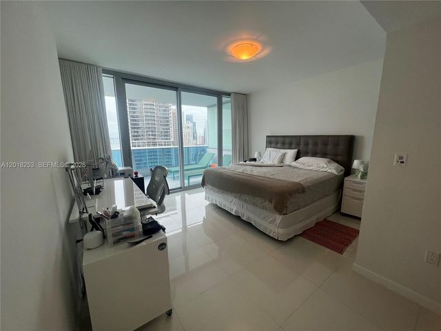 200 Biscayne Boulevard Way 3106, Miami, FL 33131