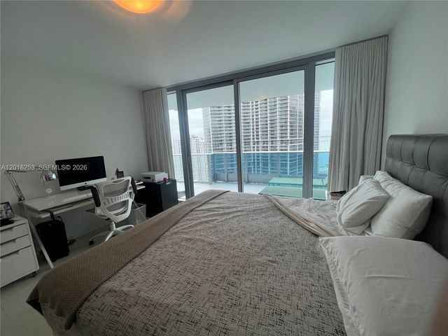 200 Biscayne Boulevard Way 3106, Miami, FL 33131