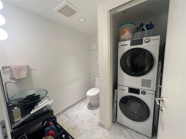 200 Biscayne Boulevard Way 3106, Miami, FL 33131