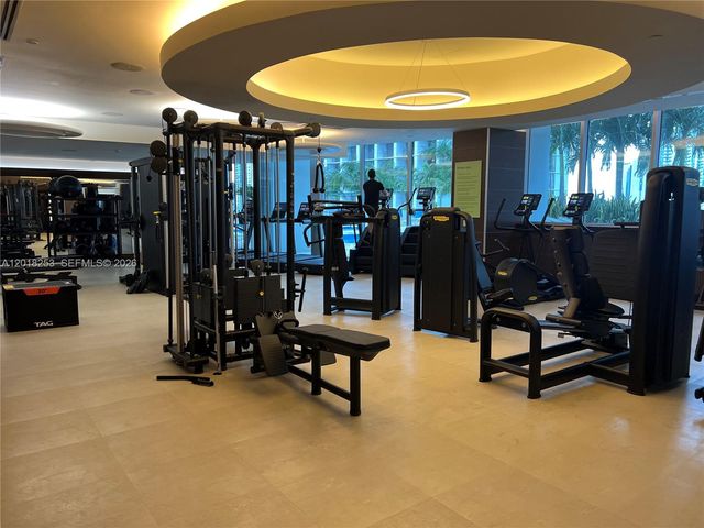 200 Biscayne Boulevard Way 3106, Miami, FL 33131