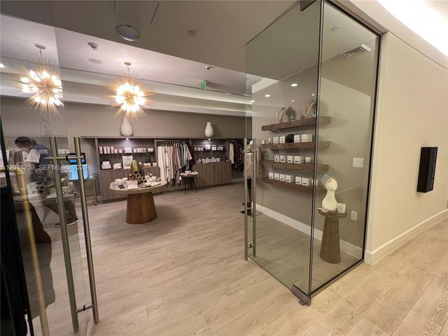 200 Biscayne Boulevard Way 3106, Miami, FL 33131