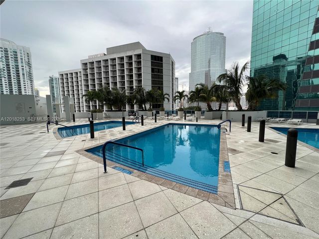 200 Biscayne Boulevard Way 3106, Miami, FL 33131