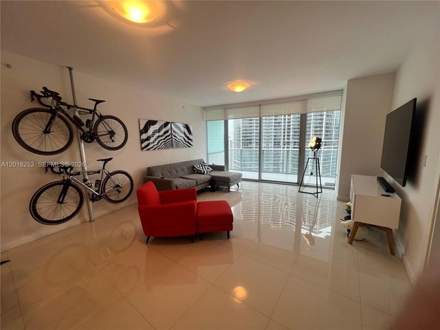 200 Biscayne Boulevard Way 3106, Miami, FL 33131
