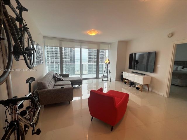 200 Biscayne Boulevard Way 3106, Miami, FL 33131