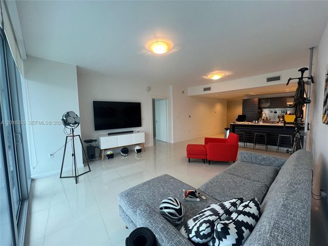 200 Biscayne Boulevard Way 3106, Miami, FL 33131
