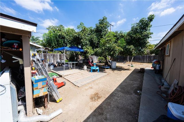 2125 Rousselle, Santa Ana, CA 92707