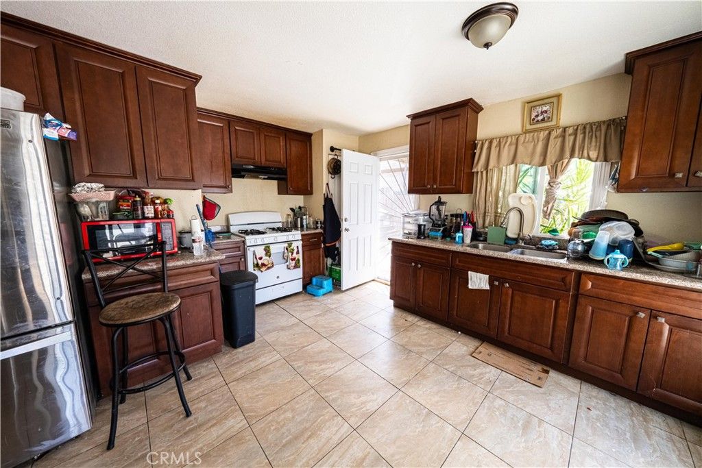 2125 Rousselle, Santa Ana, CA 92707 — photo 5