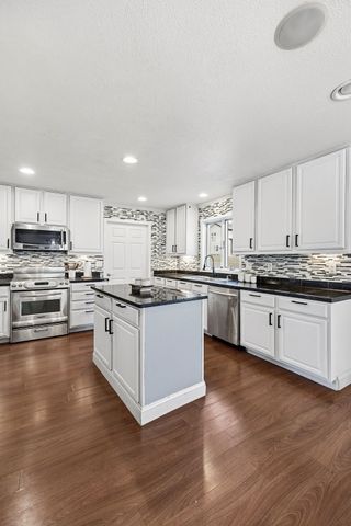 602 Plum Street, Solon, IA 52333