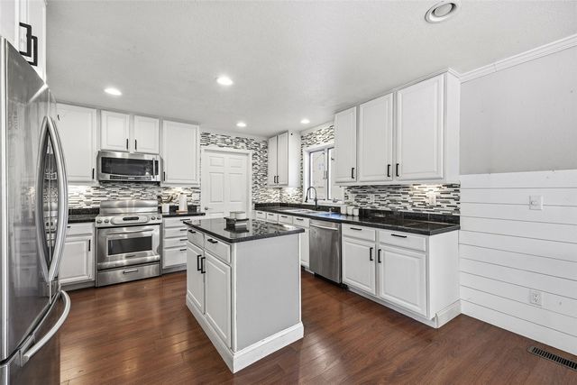 602 Plum Street, Solon, IA 52333