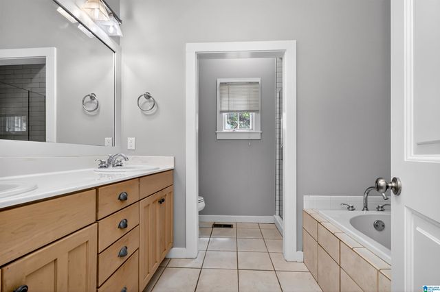 24 ABBOTT SQUARE, Birmingham, AL 35242