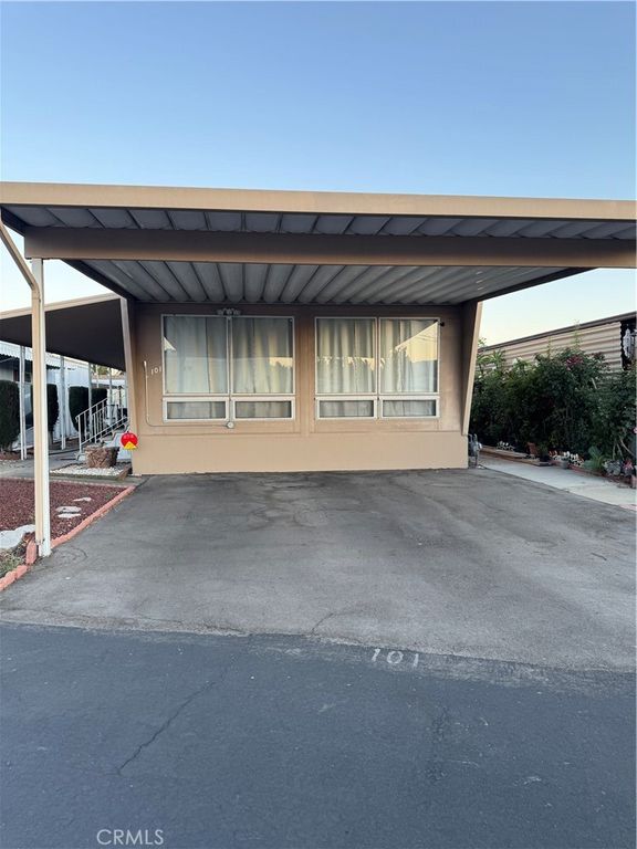 301 E Foothill Boulevard 101, Pomona, CA 91767