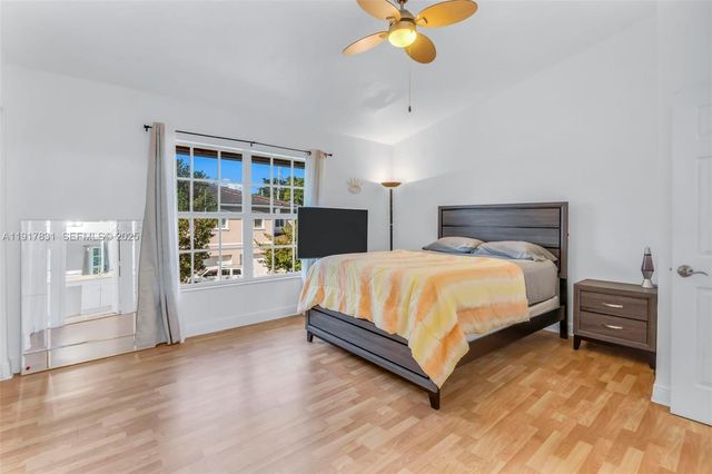 1534 NW 45th St, Deerfield Beach, FL 33064