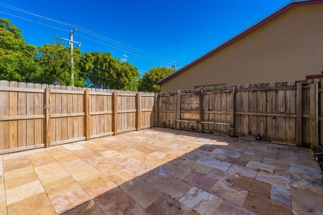 1534 NW 45th St, Deerfield Beach, FL 33064