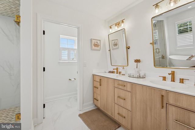 1084 BAUS RD, East Greenville, PA 18041