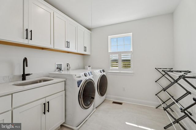 1084 BAUS RD, East Greenville, PA 18041