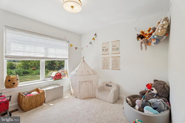 1084 BAUS RD, East Greenville, PA 18041