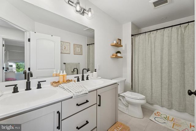 1084 BAUS RD, East Greenville, PA 18041