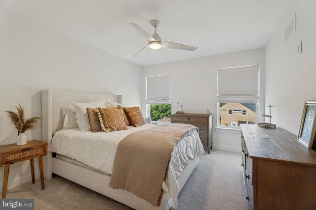 1084 BAUS RD, East Greenville, PA 18041