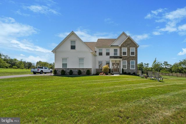 1084 BAUS RD, East Greenville, PA 18041