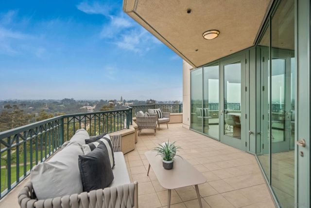 2500 6th Ave. PH5, San Diego, CA 92103