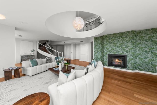 2500 6th Ave. PH5, San Diego, CA 92103