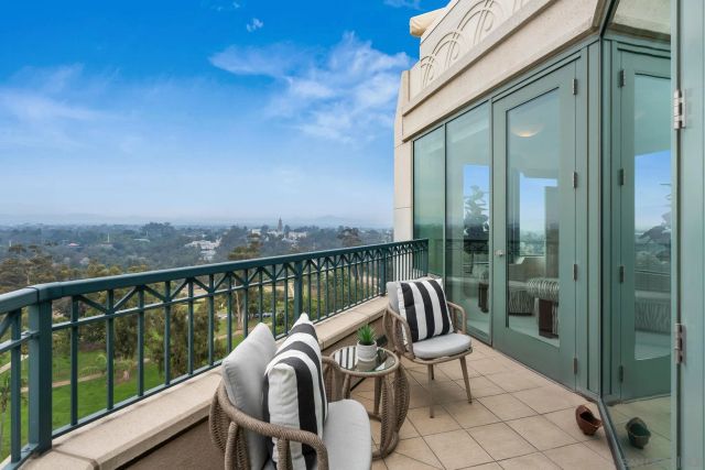 2500 6th Ave. PH5, San Diego, CA 92103