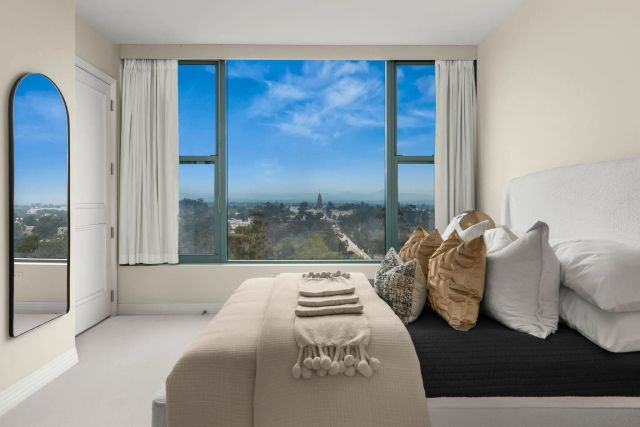 2500 6th Ave. PH5, San Diego, CA 92103