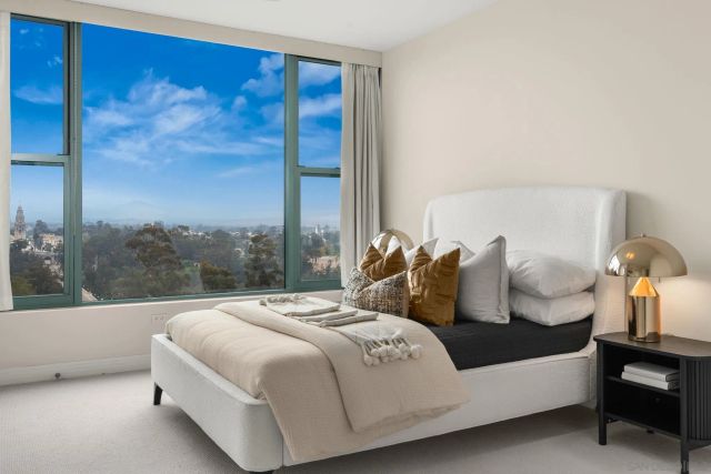 2500 6th Ave. PH5, San Diego, CA 92103